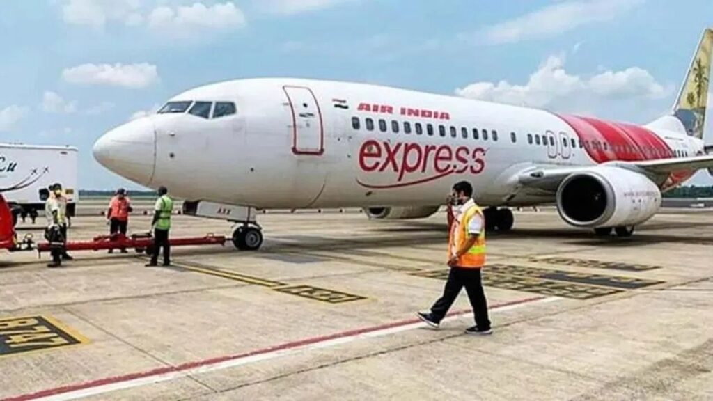 Air India Express प्रबंधन ने लिया बड़ा एक्शनः Sick Leave पर गये कर्मचारियों को किया टर्मिनेट