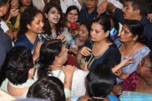 kalpana-soren-with-jmm-workers