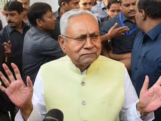 नीतीश कुमार को बड़ा झटका, JDU सांसद अजय मंडल ने इस्तीफा देने की धमकी दी 1 A major blow to Nitish Kumar, JDU MP Ajay Mandal resigns