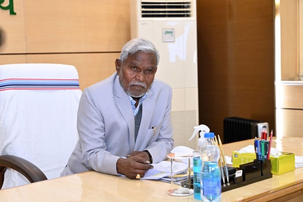 CM Champai gave strict instructions on mining, show cause to those who start work even after auction