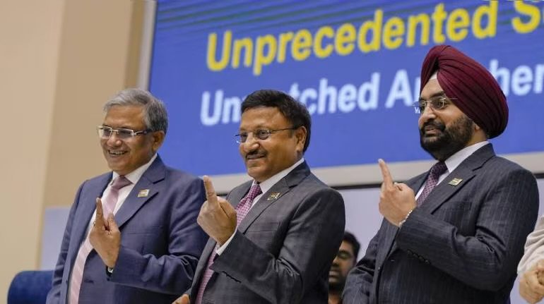 चुनाव आयोग ने झारखंड के गृह सचिव को हटाया, बंगाल के डीजीपी को भी हटाने का निर्देश 1 Cec