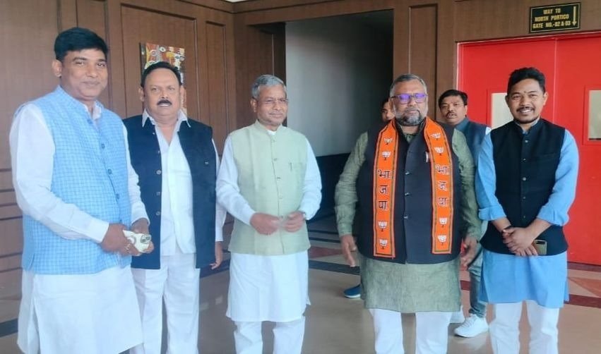 BJP के राज्यसभा उम्मीदवार प्रदीप वर्मा ने भरा नामांकन, बाबूलाल मरांडी समेत NDA के कई नेता रहे मौजूद 1 pradeep varma