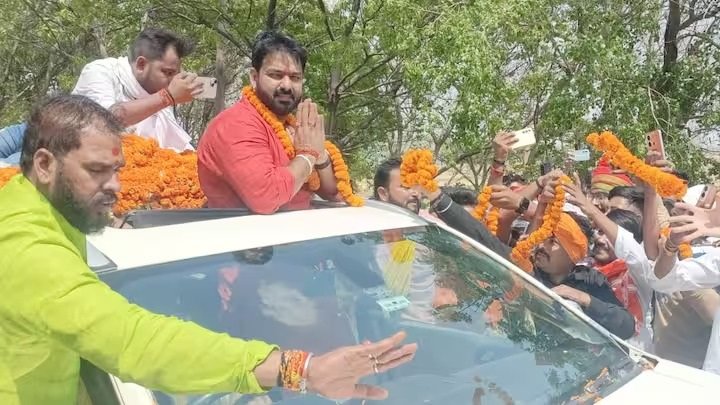 Pawan Singh के खिलाफ पांच अलग-अलग थाने में आचार संहिता का केस हुआ दर्ज