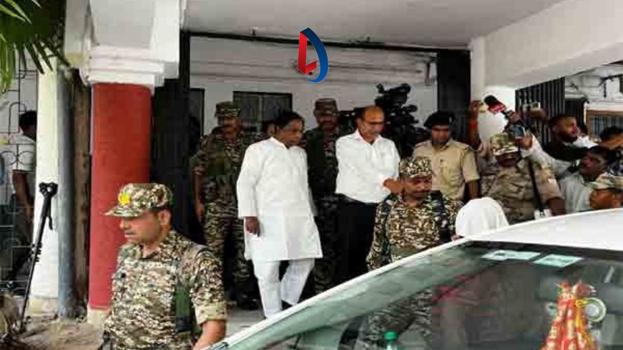 टेंडर कमीशन घोटाले में पूर्व मंत्री आलमगीर आलम समेत 9 आरोपियों की न्यायिक हिरासत बढ़ाई गई 1 टेंडर कमीशन घोटाले में पूर्व मंत्री आलमगीर आलम समेत 9 आरोपियों की न्यायिक हिरासत बढ़ाई गई