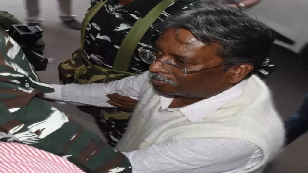 टेंडर कमीशन घोटालाः वीरेंद्र राम की पत्नी और पिता को राहत, सुप्रीम कोर्ट ने पीड़क कार्रवाई पर लगाई रोक