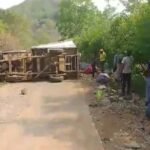 Chhattisgarh में भीषण सड़क हादसाः गहरी खाई में पिकअप वैन गिरने से 17 लोगों की मौत