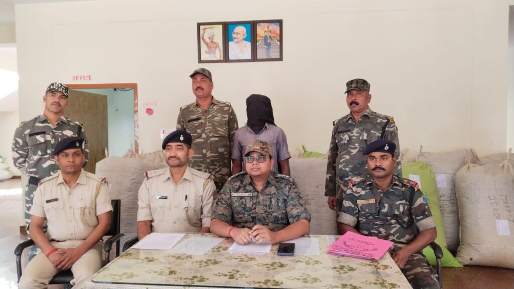 लातेहार में पुलिस ने अफीम तस्कर गिरोह का किया खुलासा, 80 लाख से ज्यादा कीमत का अफीम-डोडा बरामद