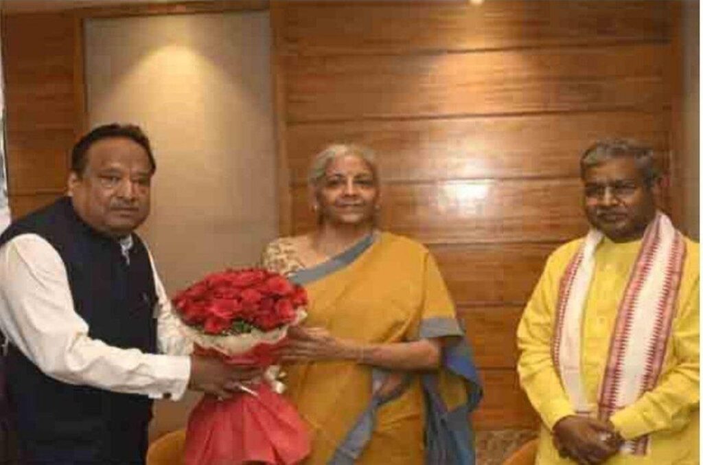 Land Scam के आरोपी विष्णु अग्रवाल की निर्मला सीतारमण के साथ मुलाकात पर विवाद, JMM ने कसा तंज
