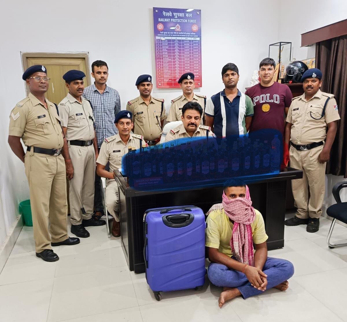 रांची से जहानाबाद हो रही थी शराब तस्करी, रेलवे स्टेशन से धरा गया बिहार का तस्कर 1 WhatsApp Image 2024 06 26 at 12.46.24 2