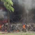 Lohardaga में पुलिस पिकेट में रखे वाहनों में लगी आग, कई गाड़ियों जलकर खाक