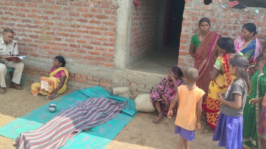 Lohardaga में पत्थर से कूचकर किशोरी की हत्या, डोभा में मिली लाश, पुलिस जांच में जुटी