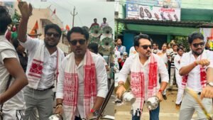 लोहरदगा में बड़ी जीत के बाद गुमला में सुखदेव भगत ने निकाली आभार यात्रा, अपनों के बीच जमकर झूमे नवनिर्वाचित सांसद 7 sukhdeo bhagat 5