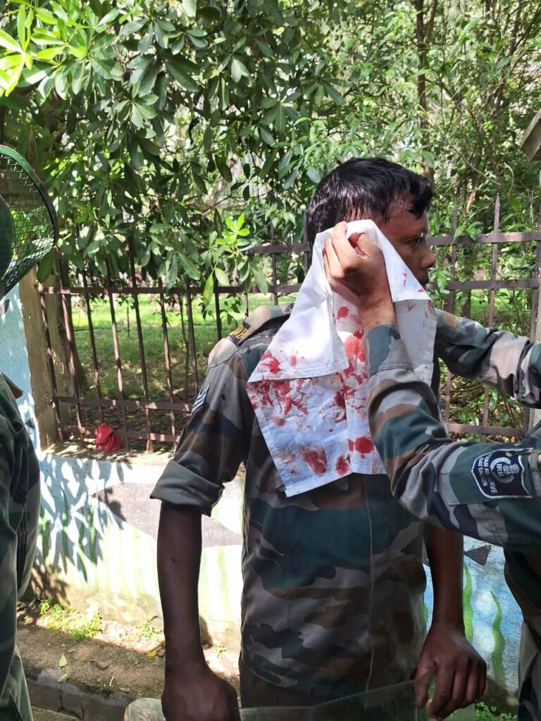 सीएम आवास घेराव कर रहे सहायक पुलिसकर्मियों पर पुलिस ने किया लाठीचार्ज, अपनी मांगों को लेकर 18 दिन से दे रहे थे धरना 2 670c4e56 e441 4713 af55 139f5548d3c2