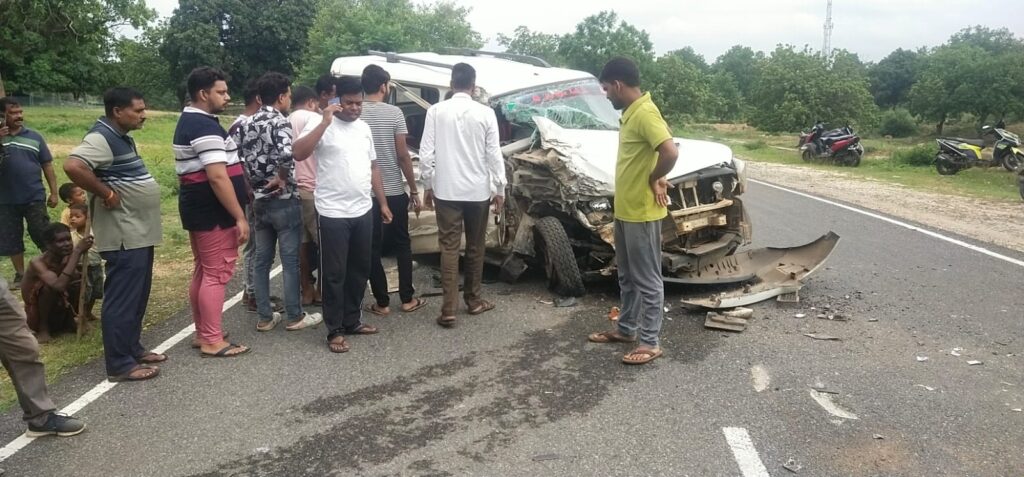 रांची पुलिस की गाड़ी दुर्घटनाग्रस्त, चार पुलिसकर्मी हुए घायल, सिमडेगा ठेठईटांगर में हादसा