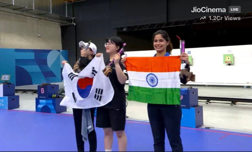 Paris Olympics 2024: भारत को मिला पहला पदक, Manu Bhaker ने रच दिया इतिहास 2 GTkbkbDbEAEYYS9
