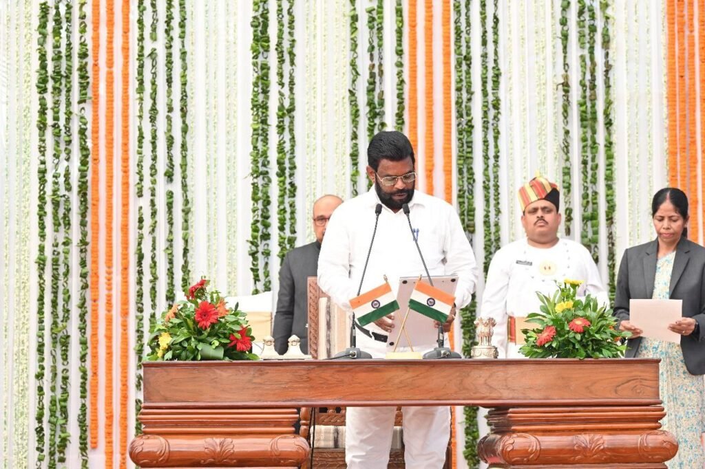 जानिए हेमंत सोरेन कैबिनेट में किसे मिला कौन सा मंत्रालय ? पहली कैबिनेट में विस्थापन आयोग के गठन को मंजूरी 2 Baidhnath Ram