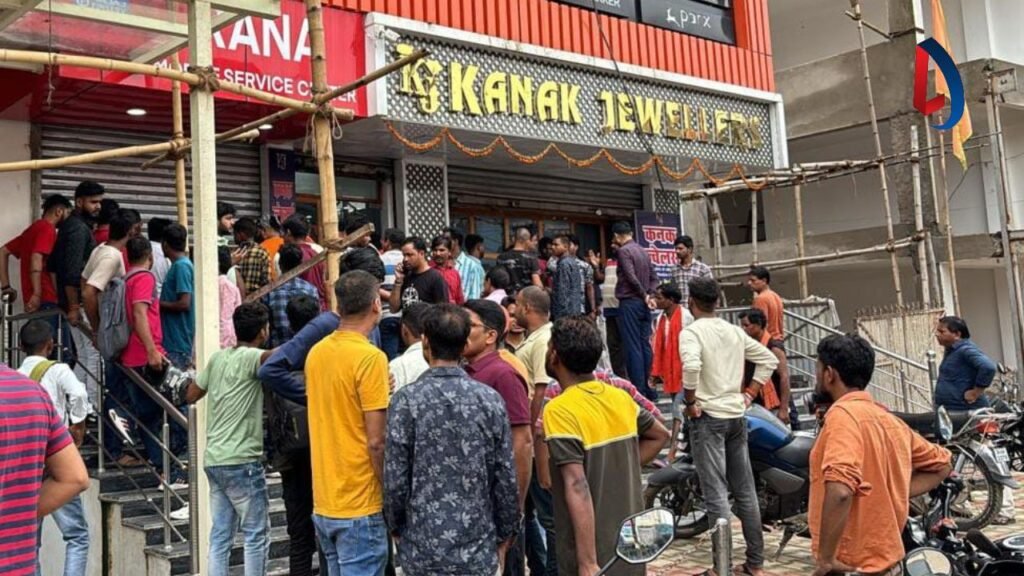गुमला में कनक ज्वेलरी शॉप के मालिक को ज्वेलरीशॉप में घुसकर अपराधियों ने दिनदहाड़े मारी गोली