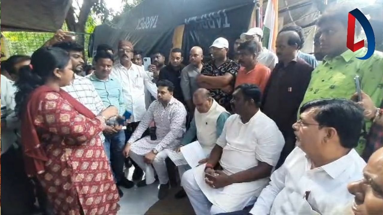 JSSC PGT अभ्यर्थियों से मिले नेता प्रतिपक्ष अमर बाउरी, भ्रष्टाचार को लेकर कर दी CBI जांच की मांग