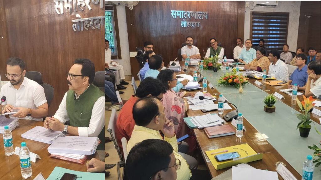 गुमला के बाद लोहरदगा में सांसद सुखदेव भगत ने की समीक्षा बैठक, विकास कार्यो में तेजी लाने का दिया निर्देश