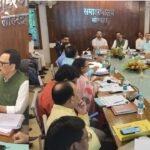 गुमला के बाद लोहरदगा में सांसद सुखदेव भगत ने की समीक्षा बैठक, विकास कार्यो में तेजी लाने का दिया निर्देश