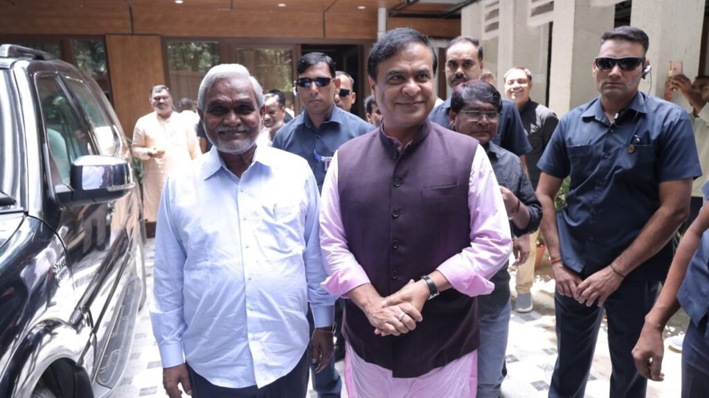 चंपाई सोरेन से हेमंता बिस्व सरमा और अमर बाउरी ने की मुलाकात, असम आने का दिया निमंत्रण