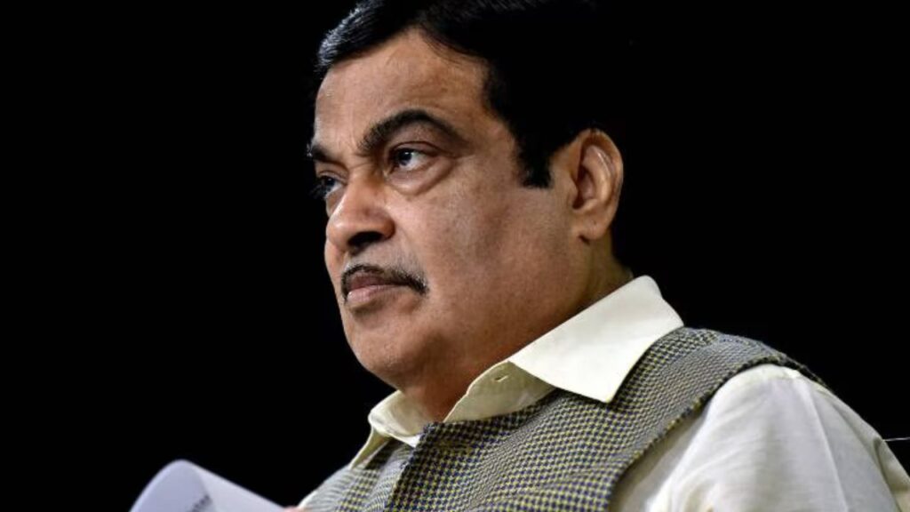 झारखंड के अफसरों पर भड़के गडकरी, कहा- एक तो नया प्रोजेक्ट लेकर आते नहीं, और जो चल रहा है उसे पूरा नहीं करते