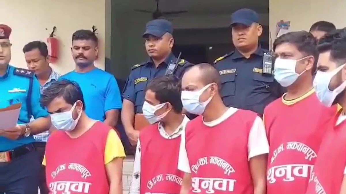 रांची में सर्वर, नेपाल में ऑफिस, दिल्ली में मास्टरमाइंड, बिहार-झारखंड के 12 ठगों को पुलिस ने किया गिरफ्तार