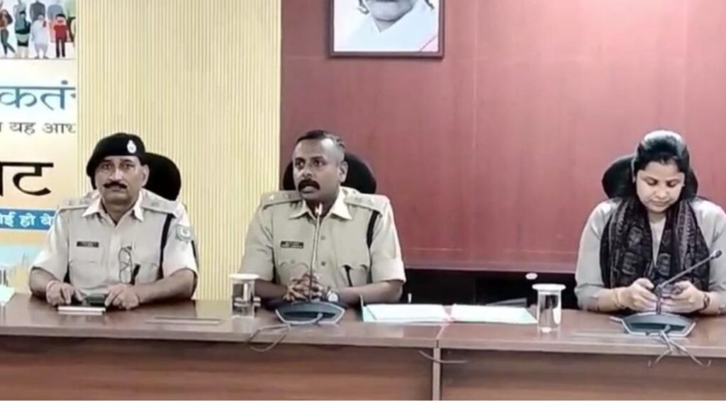 जेएसएससी सीजीएल परीक्षा में गड़कड़ी के आरोप में धनबाद से दो युवकों को पुलिस ने हिरासत में लिया