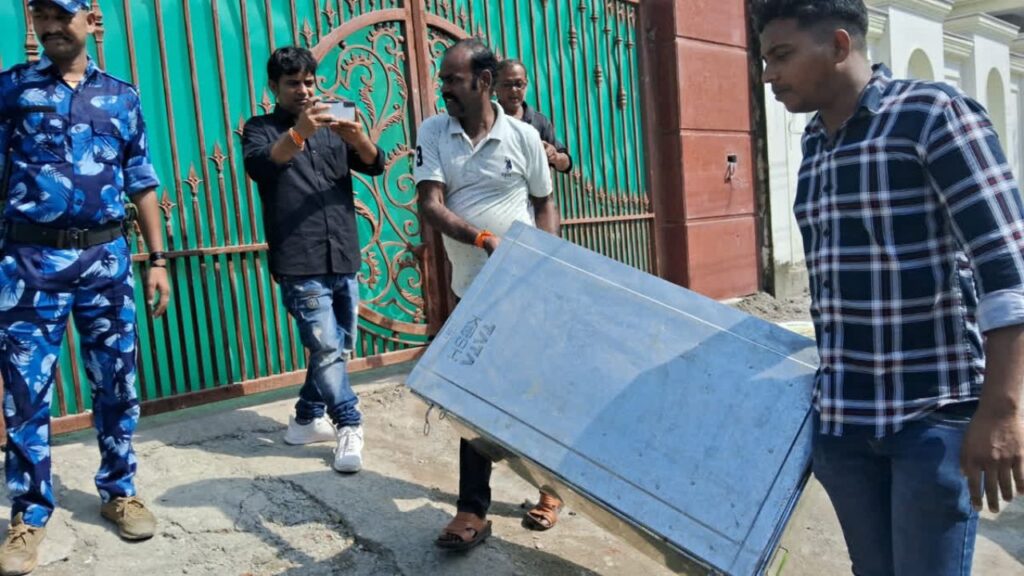 JDU की पूर्व MLC मनोरमा सिंह के घर रेड में मिला, 4 करोड़ से ज्यादा कैश और भारी मात्रा में हथियार