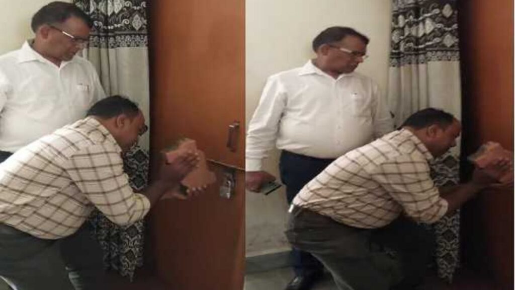 ऑफिस का ताला तोड़कर रांची के नामकुम CO रामप्रवेश ने पद्भार किया ग्रहण