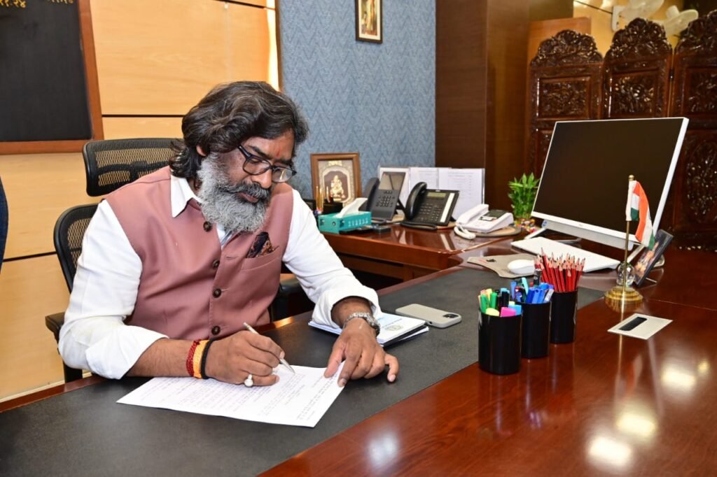 हेमंत कैबिनेट की पहली बैठक में आठ बड़े फैसले, 9 से 12 दिसंबर के बीच होगा विधानसभा का सत्र, स्टीफन मरांडी होंगे प्रोटेम स्पीकर