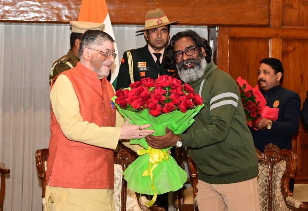 हेमंत सोरेन अकेले लेंगे शपथ, कैबिनेट का विस्तार होगा बाद में, माले के सरकार में शामिल होने को लेकर फंसा पेंच