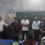 जयराम महतो ने बच्चों की ली क्लास