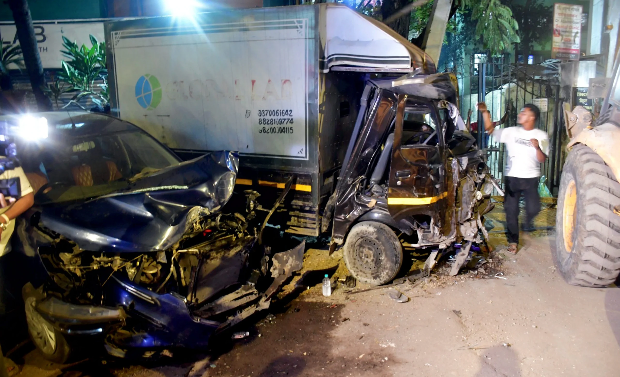 मुंबई में बस का तांडव: कार, बाइक, ऑटो... कैसे मौत बन रौंदती चली गई बस, सात की मौत 1 accident-mumbai