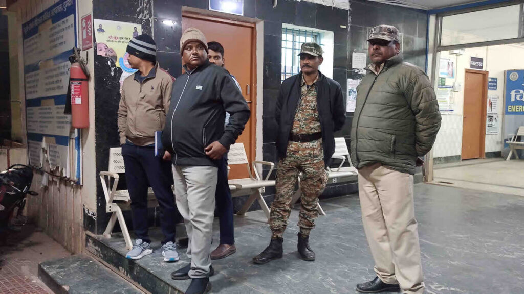 दुमका में ज्वेलरी शॉप मालिक को अपराधियों ने मारी गोली, जेवरात और कैश लेकर हुआ फरार