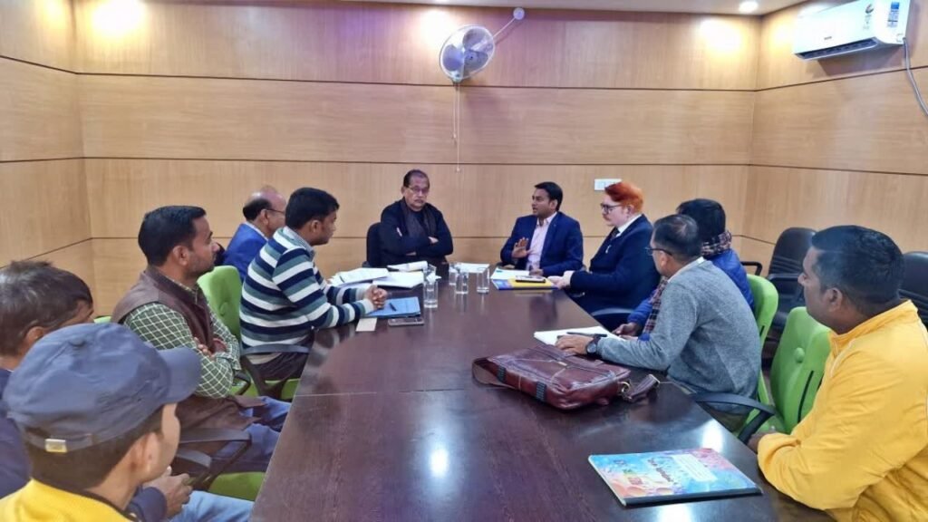 मंत्री राधाकृष्ण किशोर मेदिनीनगर मेडिकल कॉलेज में गड़बड़ी देख हो गए गरम, अटेंडेंस रजिस्टर को किया जब्त, नोडल एजेंसी पर कार्रवाई का निर्देश