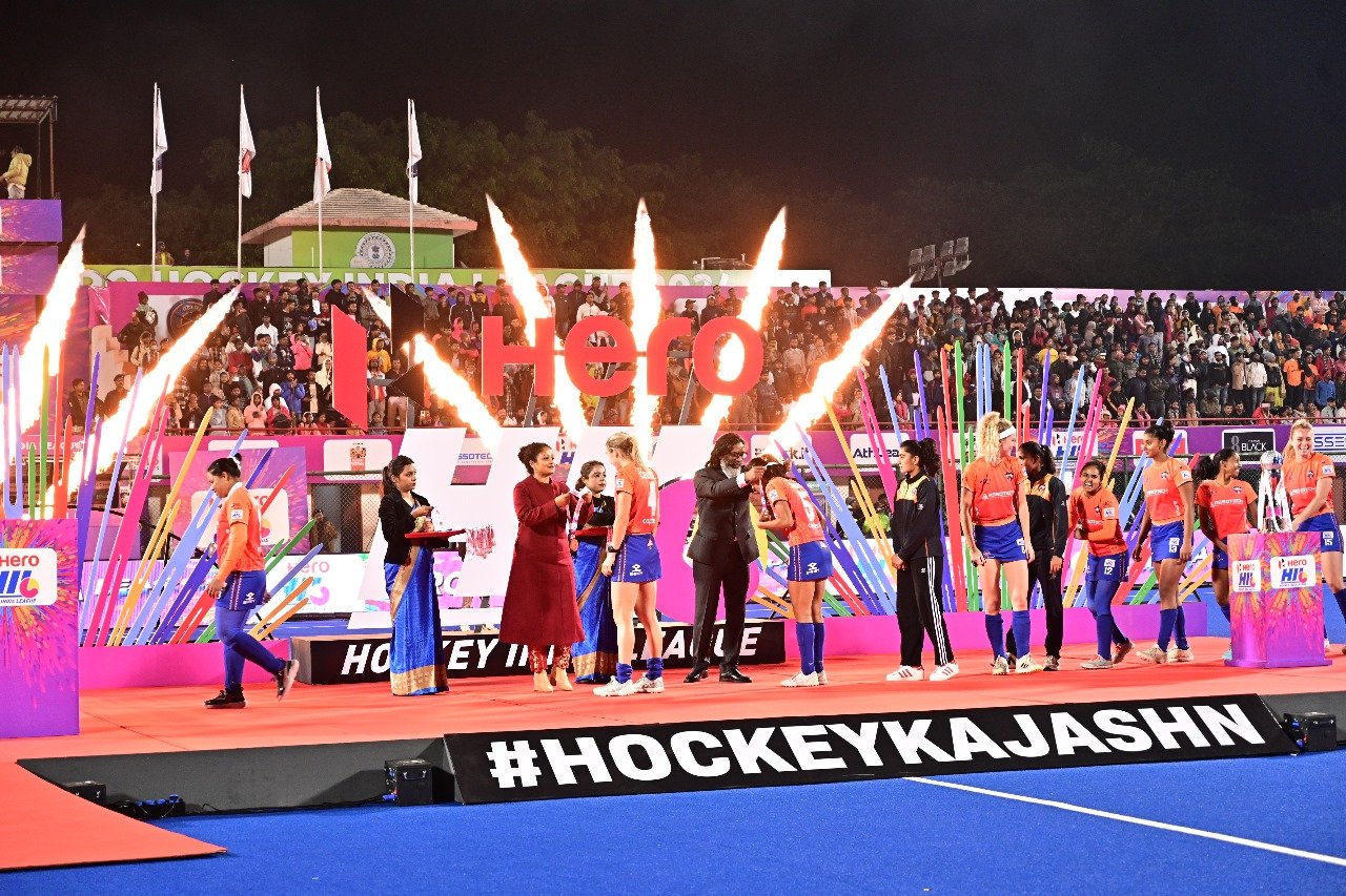 ओडिशा वॉरियर्स ने सूरमा जेएसडब्ल्यू को महिला हॉकी क्लब के फाइनल में दी मात, हेमंत सोरेन और कल्पना सोरेन ने चैंपियन को दी ट्रॉफी 4 89a60acf 0a31 4ca8 b242 006f854d8a81