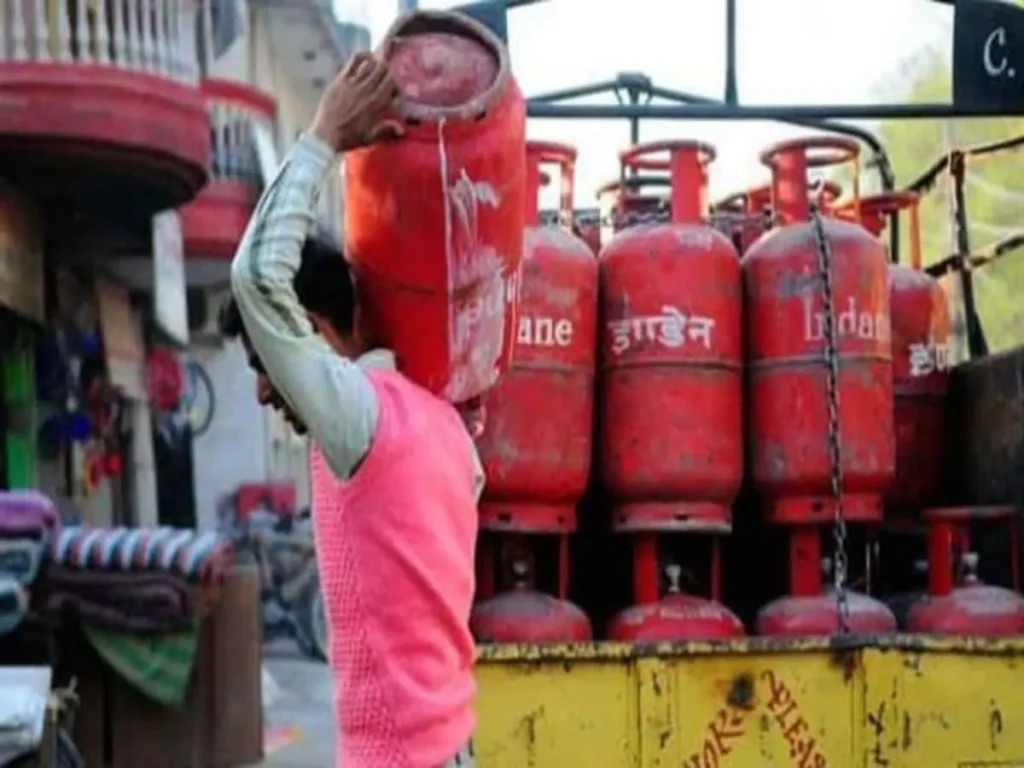 LPG गैस के दाम में कटौती, एक अगस्त को मिली राहत की बारिश