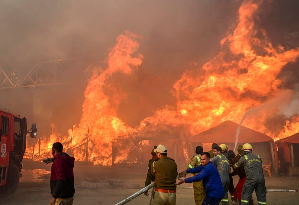 fire in maha kumbh mela