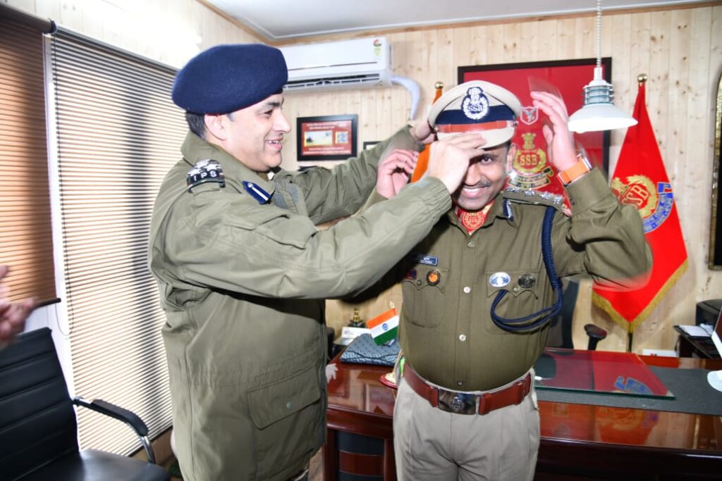 लोहरदगा के लाल देवेंद्र कुमार प्रधानमंत्री जीवन रक्षक पदक के लिए नामित, NDRF के महानिदेशक ने पदक से किया सम्मानित