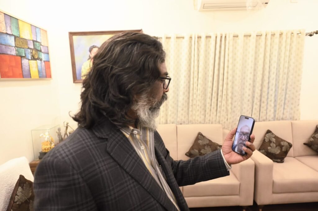 hemant soren talk with father of police officer