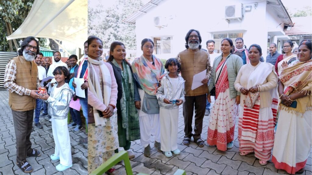 केंद्रीय सरना समिति के प्रतिनिधिमंडल ने मुख्यमंत्री हेमंत सोरेन से की मुलाकात, समाज के समस्याओं को लेकर सौंपा ज्ञापन
