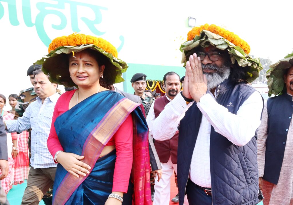 hemant soren and kalpna soren in west singhbhoom