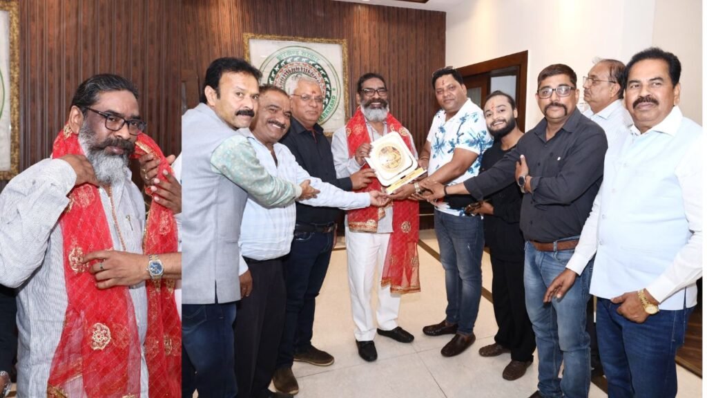 मुख्यमंत्री हेमन्त सोरेन से शिव बारात आयोजन महासमिति पहाड़ी मंदिर के एक प्रतिनिधिमंडल ने की मुलाकात,महाशिवरात्रि में शामिल होने का दिया न्योता