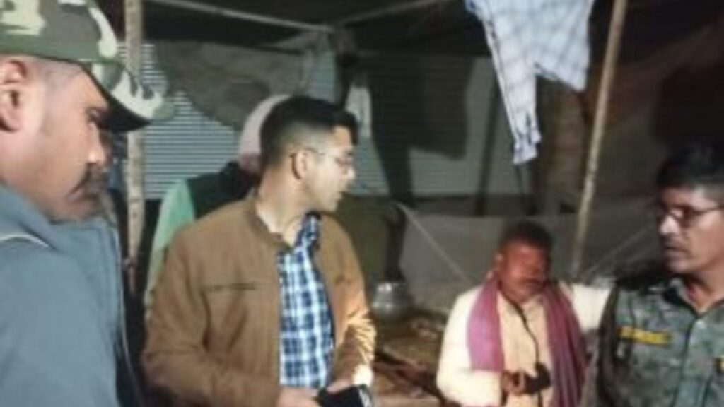 अंडरपास निर्माण में लगे मजदूरों पर बाइक सवार अपराधियों ने की फायरिंग, दो मजदूर को लगी गोली