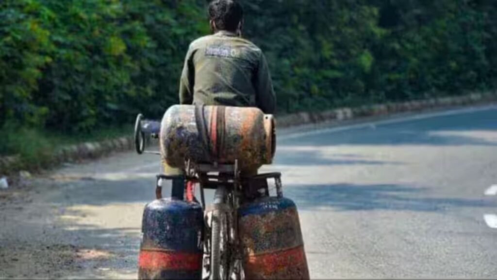 अमेरिका-इजराइल-ईरान युद्ध के बीच रसोई गैस के दाम में बढ़ोतरी,कमर्शियल LPG अब ₹2000 के पार