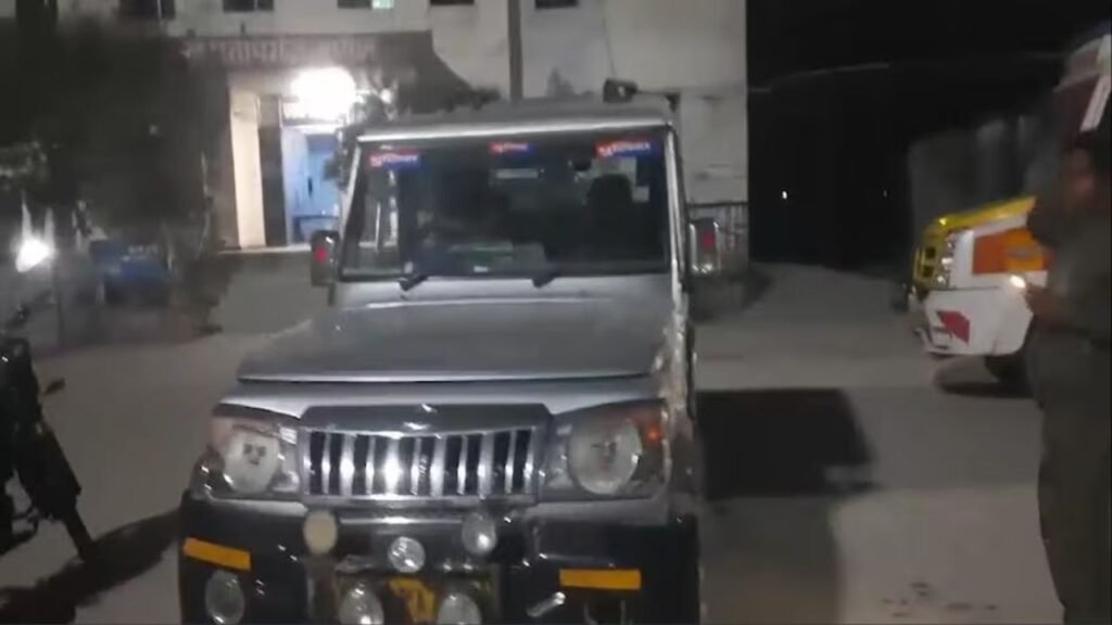 बिहार में अवैध शराब के खिलाफ छापेमारी करने गई पुलिस टीम पर हमला, 11 पुलिसकर्मी घायल