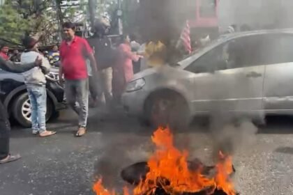 सिरमटोली फ्लाइओवर को लेकर सरना समिति का रांची बंद, कई जगहों पर आगजनी कर किया गया सड़क जाम