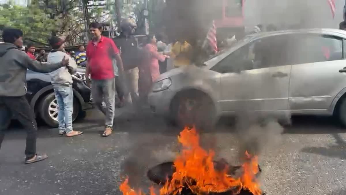 सिरमटोली फ्लाइओवर को लेकर सरना समिति का रांची बंद, कई जगहों पर आगजनी कर किया गया सड़क जाम