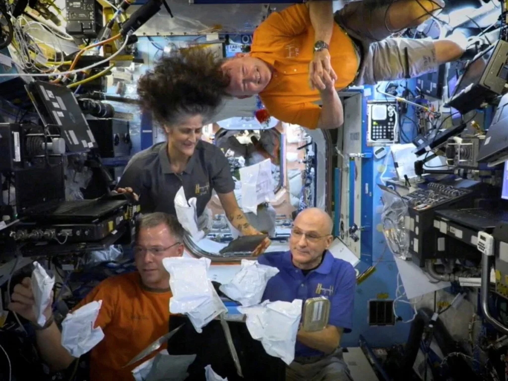 SPACE-EXPLORATION-BOEING-STARLINER-